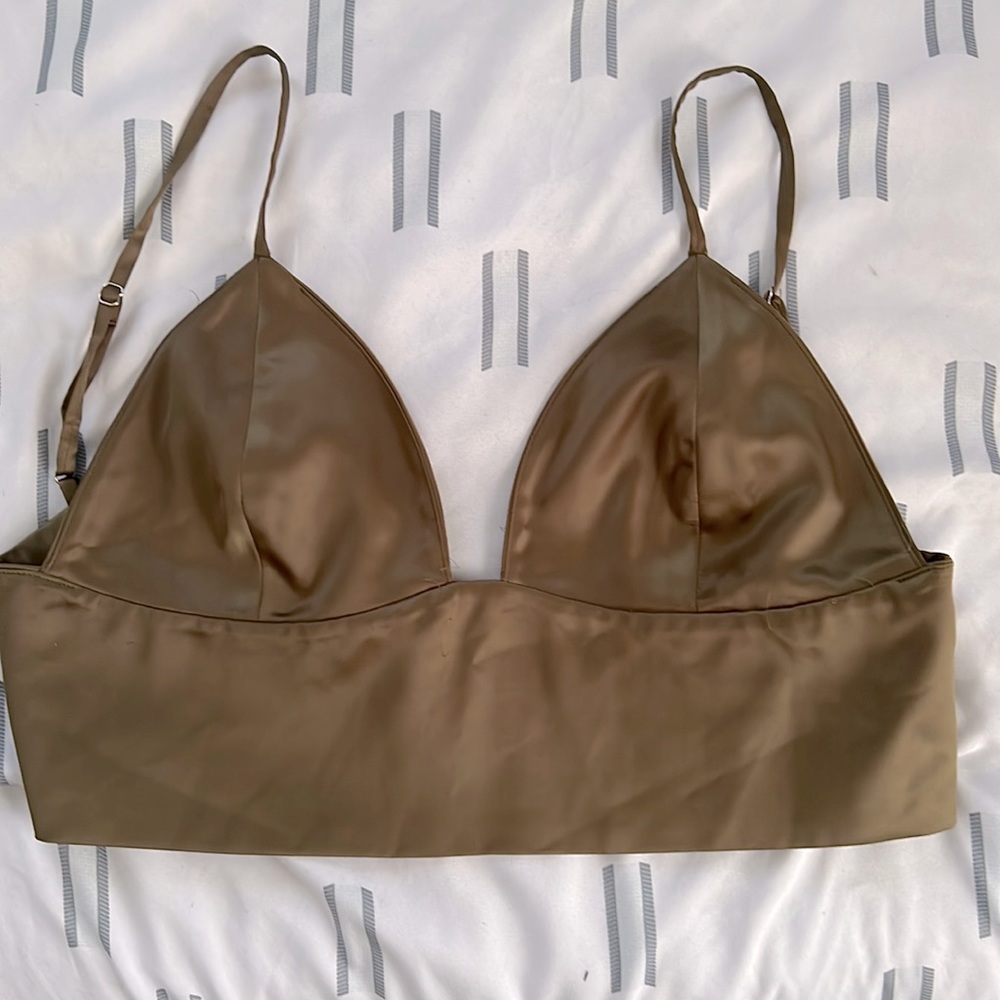 AKIRA satin green crop tank